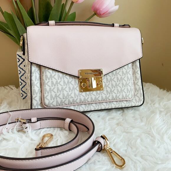 Michael Kors Handbags - Michael Kors rose medium messenger